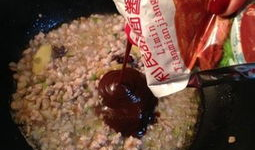 炸酱面的正宗做法视频,正宗炸酱面制作步骤大揭秘